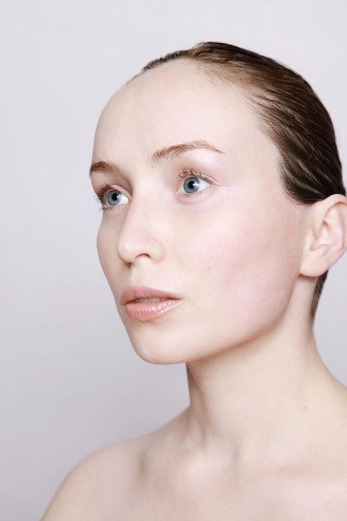 Chin Acne: How To Naturally Prevent And Treat Breakouts